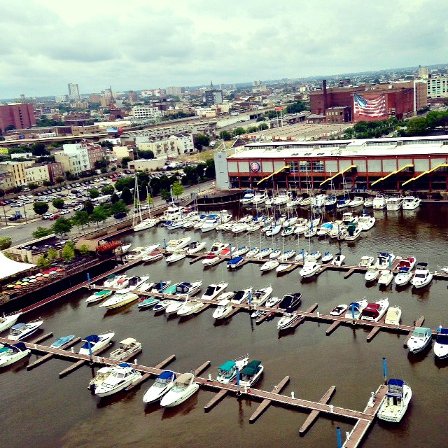 boats from the Ben Franklin Bridge in Philly