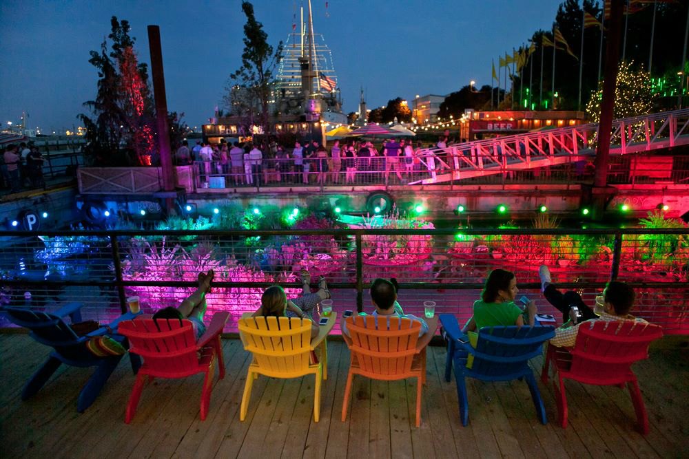 Spruce Street Harbor Park