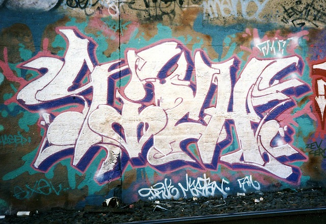 report graffiti in philly