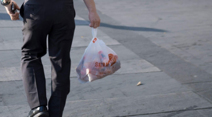 “New” Plastic Bag Ban Bill Took 7 Years of Perseverance for a Likely Win