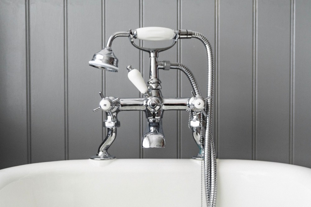 Bathroom shower and tub faucet